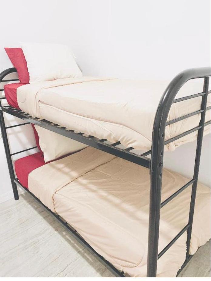 Women Only Rooms - Men Only Rooms - Free Wifi - Coffee Parking - Lockers Miami Bagian luar foto