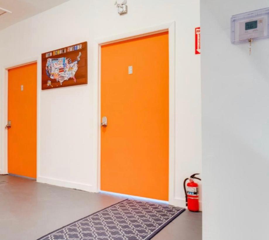 Women Only Rooms - Men Only Rooms - Free Wifi - Coffee Parking - Lockers Miami Bagian luar foto
